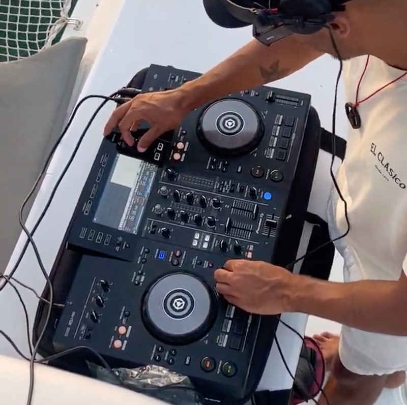 Yacht & Beach DJ Parties