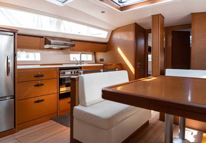 Mallorcan Eclipse: Premium Monohull