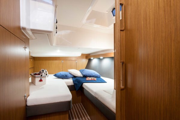 Bavaria Cruiser 56 Single Traveller - Image 6