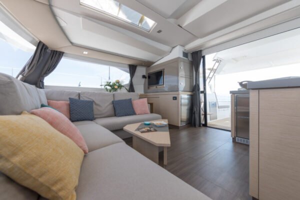 Saona 47 Cabin For Two - Image 3